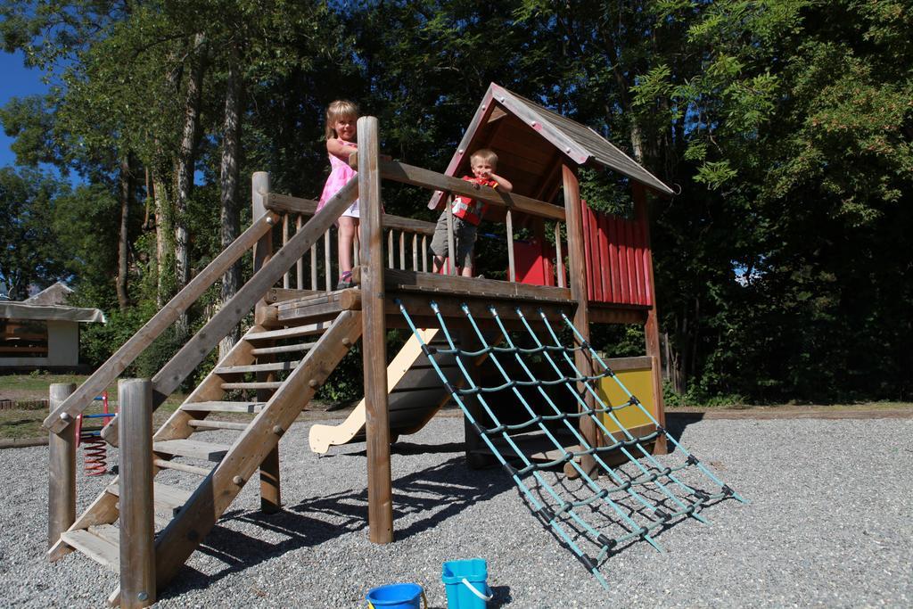 Camping-Hotel De Plein Air Les 2 Bois Baratier Ngoại thất bức ảnh